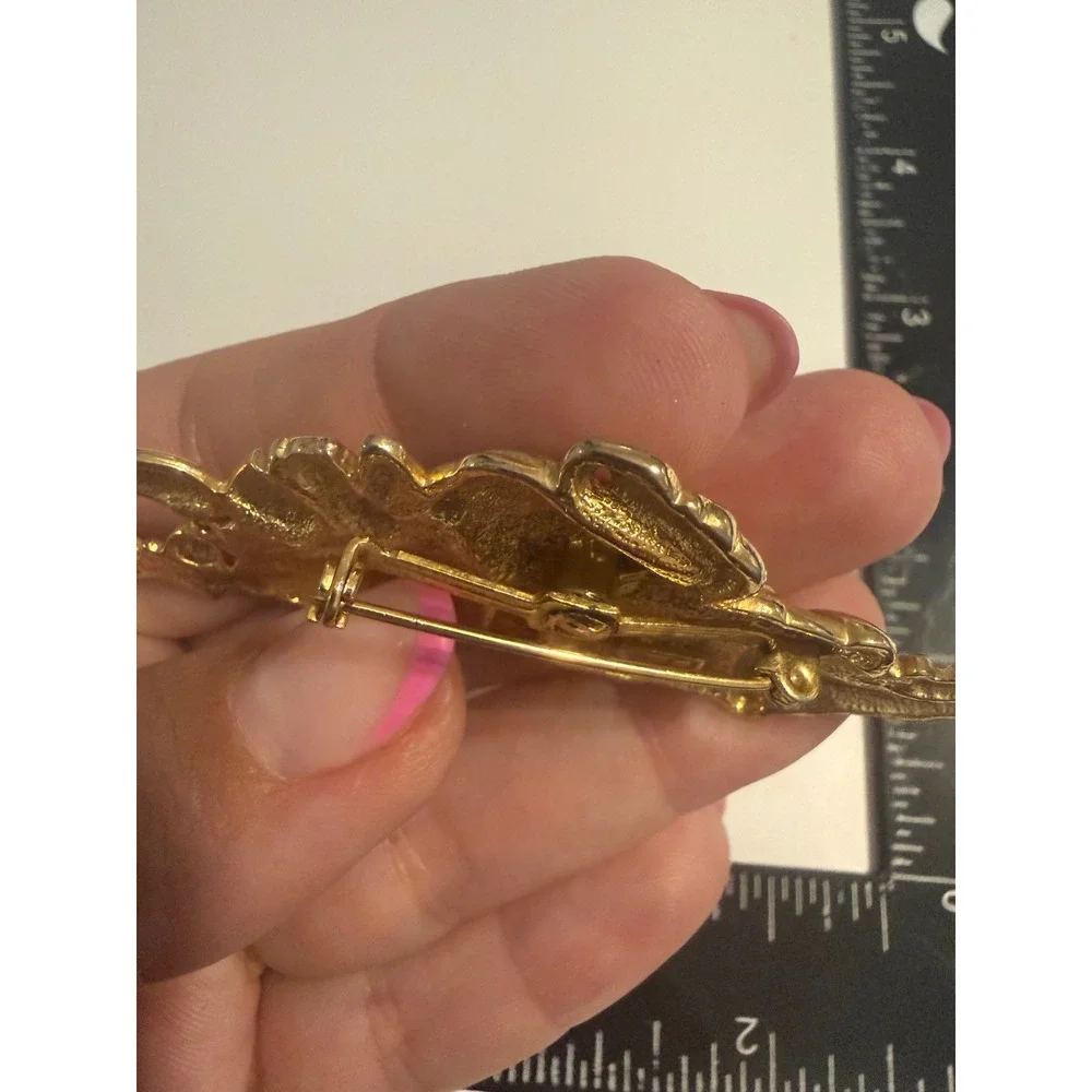 JJ Jonette Jewelry Gold Tone Santa Claus Toy Sack Christmas Brooch Pin